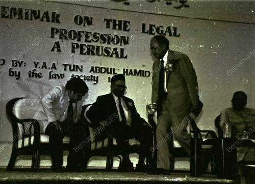 SEMINAR LEGAL PROFESSION A PERUSAL