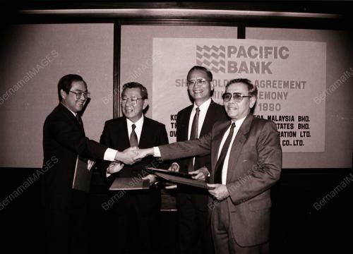 PASIFIC BANK SHARE HOLDERS AGREEMENT SIGNNG
