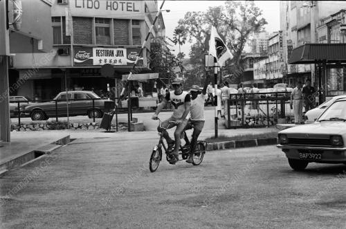 KONVOI BASIKAL TANDEM