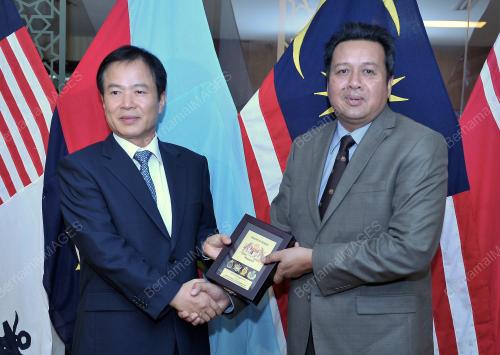 KL02_25022015_KUNJUNGAN