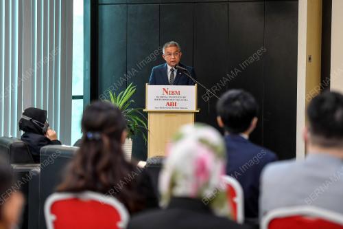 DATUK SERI DR ADHAM BABA