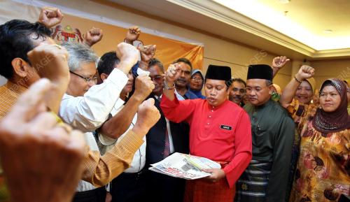 AHMAD MASLAN