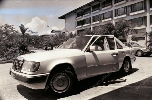 MERCEDES BENZ 250D