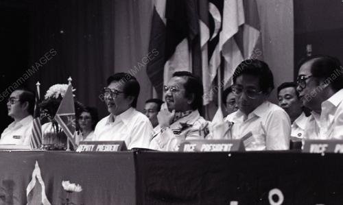 MAHATHIR MOHAMAD