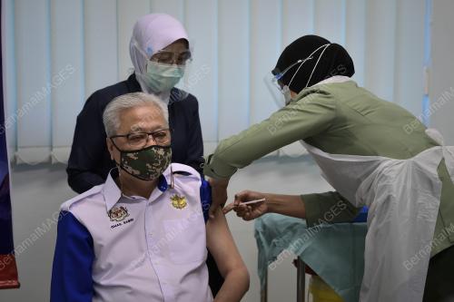 DATUK SERI ISMAIL SABRI YAAKOB