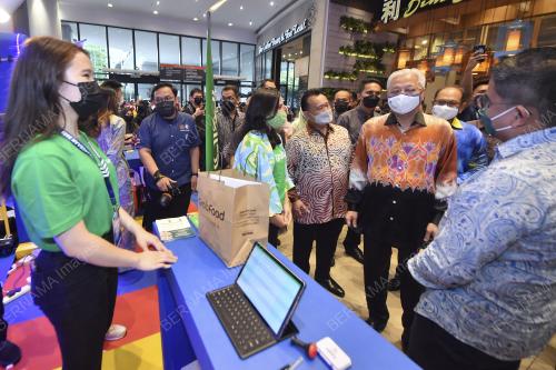 DATUK SERI ISMAIL SABRI YAAKOB