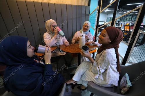 'TUMBLER' BUKAN SEKADAR BEKAS MINUMAN