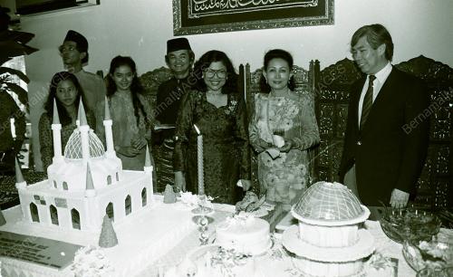 RAFIDAH AZIZ MENGHADIRI RUMAH TERBUKA