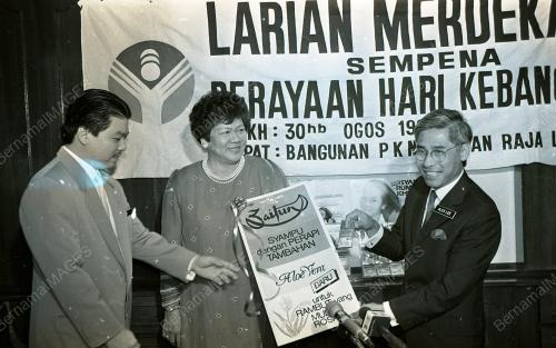 KL02_270690_LARIAN_MERDEKA