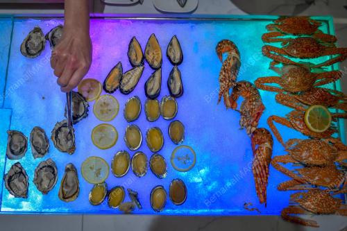 LEXIS SEAFOOD BUFFET