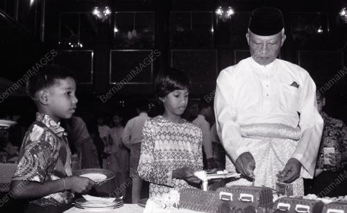 SULTAN AHMAD SHAH AL-MUSTAIN BILLAH