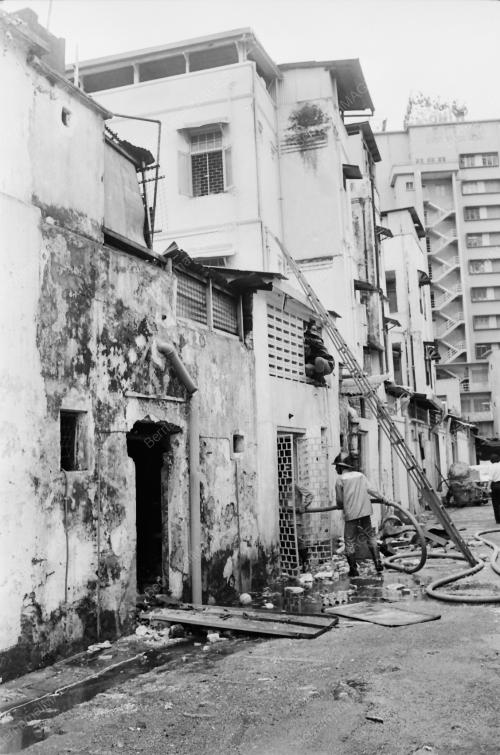 KEDAI TERBAKAR