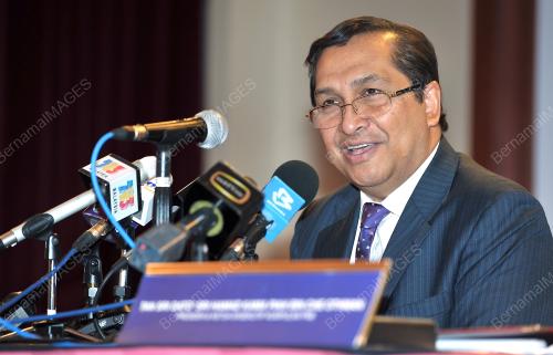 TAN SRI HAMAD KAMA PIAH CHE OTHMAN