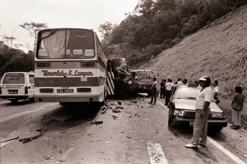 KEMALANGAN DI KILOMETER 25 LEBUHRAYA KUALA LUMPUR