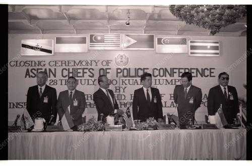 TAN SRI HANIFF OMAR