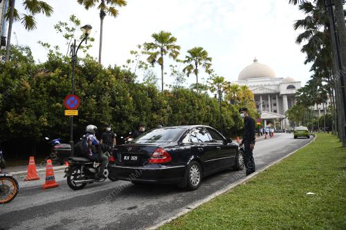 KAWALAN KETAT POLIS