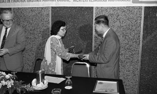KL02_29012015_SAMPAI_HADIAH