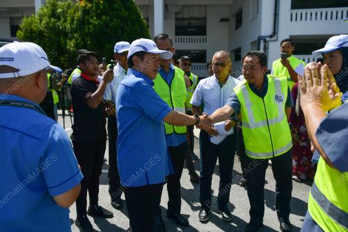 DATUK SERI AHMAD MASLAN