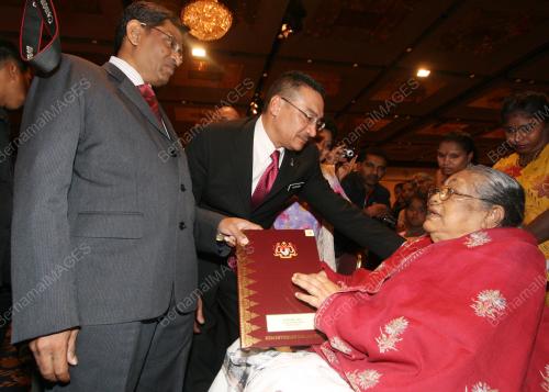 DATUK SERI HISHAMMUDDIN TUN HUSSEIN