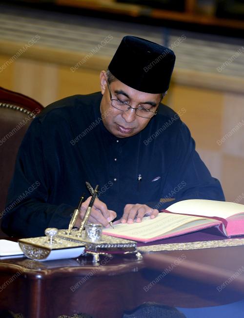 KL02_29072015_SUMPAH