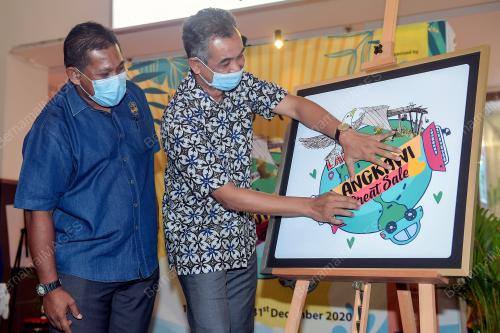 DR HEZRI ADNAN