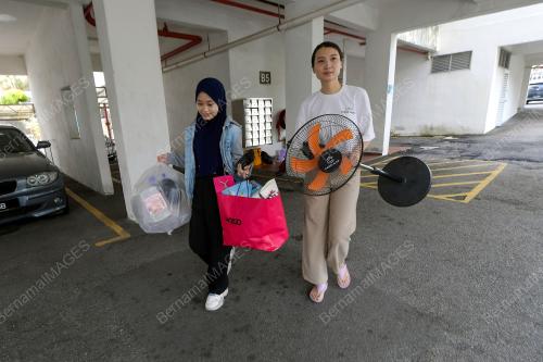GELOMBANG SISA PLASTIK