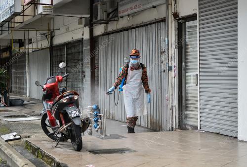 OPERASI SANITASI AWAM SEKITAR TAMAN MALURI
