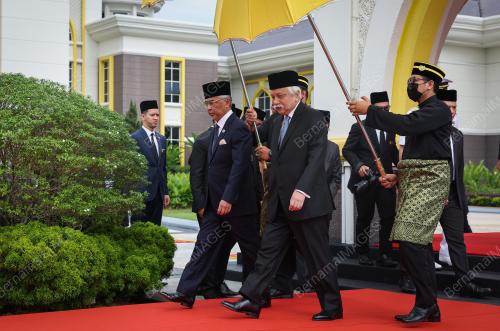 AL-SULTAN ABDULLAH RI'AYATUDDIN AL-MUSTAFA BILLAH SHAH