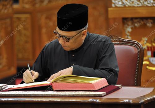 KL02_29122014_PARLIMEN
