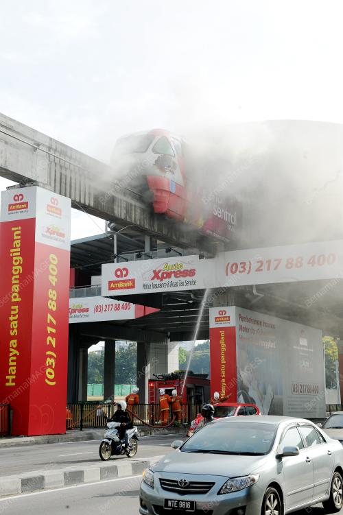 KL02_30032015_MONOREL_TERBAKAR