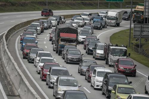 ALIRAN TRAFIK KE PANTAI TIMUR