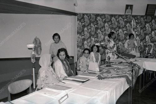 DATUK PADUKA AISHAH GHANI (menteri kebajikan masyarakat)