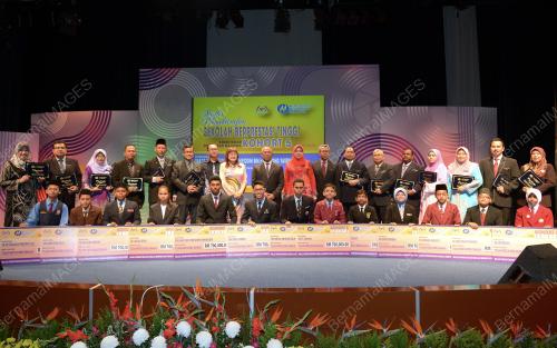 KL02_30102014_SEKOLAH_BERPRESTASI