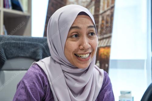 DR SHARINA MOHD RAZALI