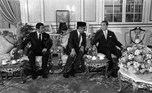KL02_90583_NARASERU_MENGHADAP_AGONG_13012015