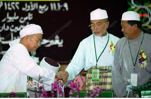 FADZIL MOHD NOOR