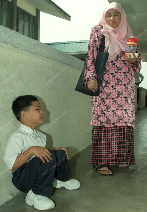 KL03-03_01_2001PELAJAR_MENANGIS_18012016