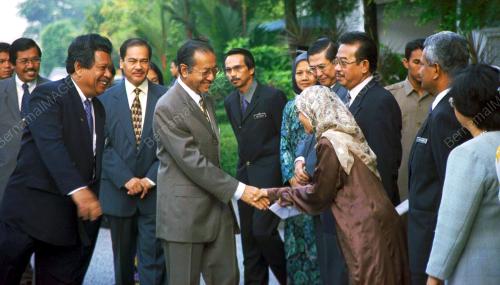 KL03-09_07_2001_PM-KHAZANAH_28012016