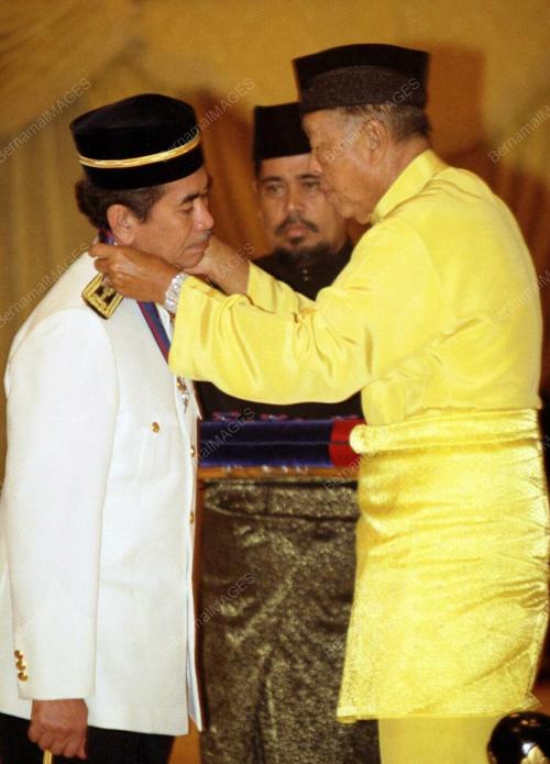 SULTAN SALAHUDDIN