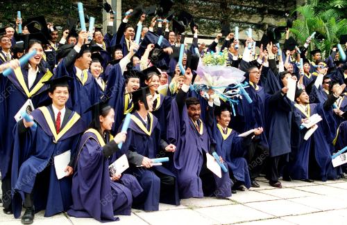 KONVOKESYEN UNIVERSITI MALAYA 2000