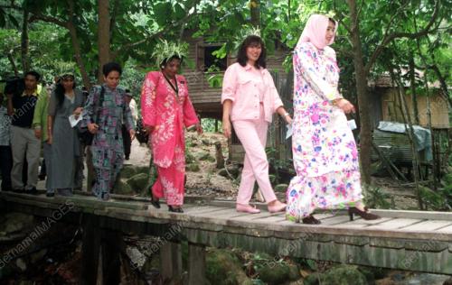 KL03-130200_ZAHARAH-TITI_07012016
