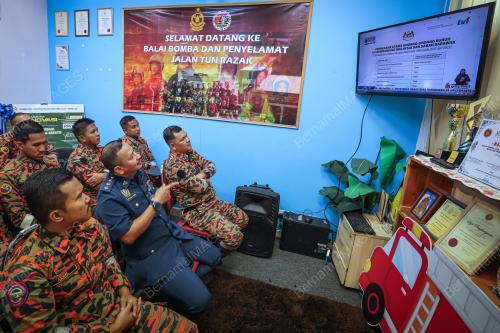 TINJAUAN HARI PEKERJA