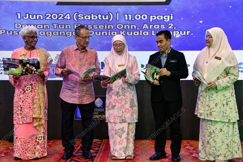 DATUK SERI DR WAN AZIZAH WAN ISMAIL