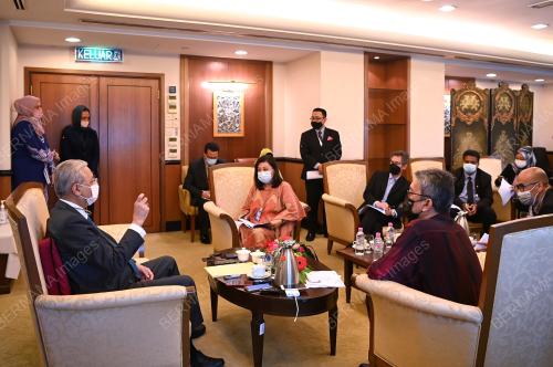 DATUK SERI ISMAIL SABRI YAAKOB