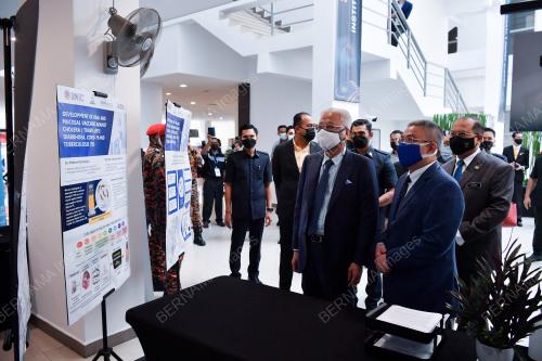 DATUK SERI ISMAIL SABRI YAAKOB