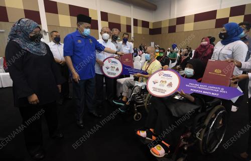 DATUK SERI DR SHAHIDAN KASSIM