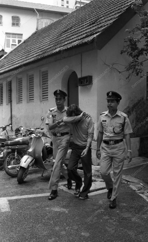 KL03_02032015_HUKUM_GANTUNG