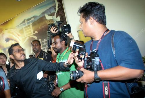 KL03_02092014_MH17