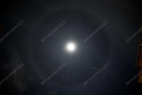 TINJAUAN FENOMENA HALO BULAN