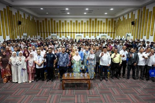 DATUK SERI DR WAN AZIZAH WAN ISMAIL